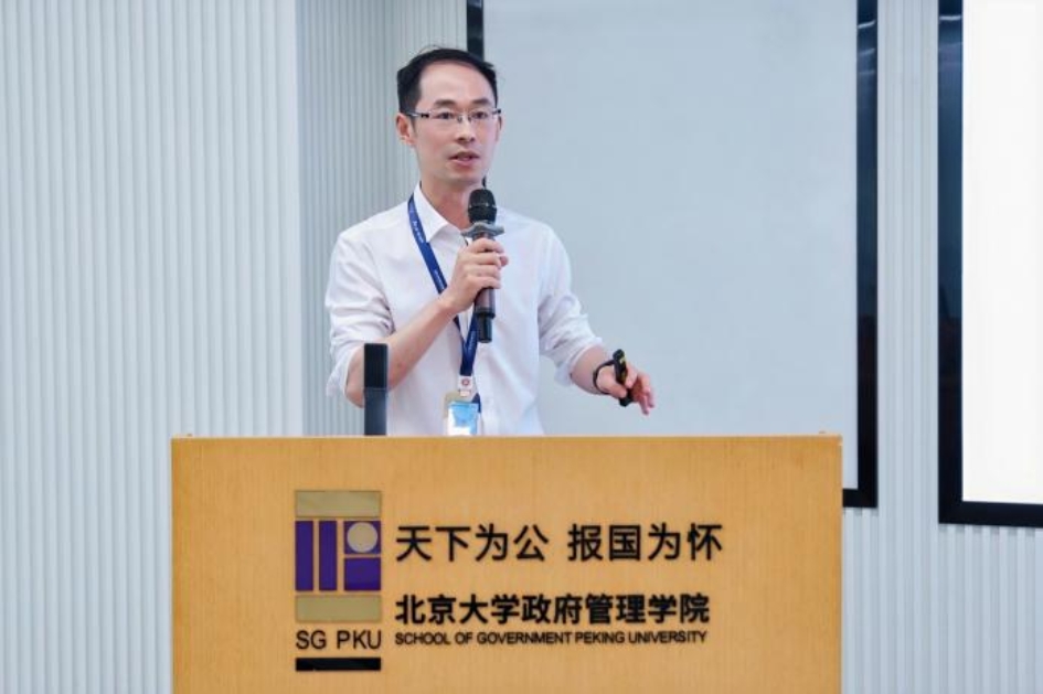 1B 游宇